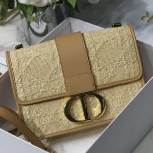 30 MONTAIGNE handbag - Dubai Fashion LUX