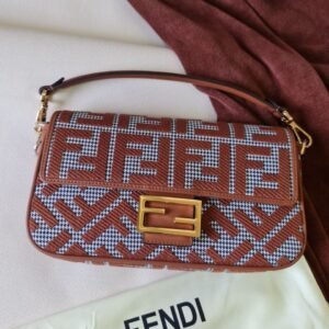 Baguette bag - Dubai Fashion LUX