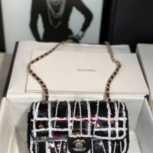 Classic Handbag - Dubai Fashion LUX