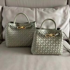 Design Andiamo Small leather shoulder bag - Dubai Fashion LUX