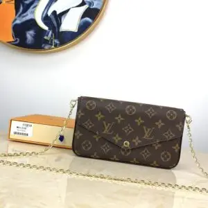 Design Félicie Pochette Monogram - Dubai Fashion LUX