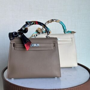 Design Kelly 32 Tourtiere Gray Palladium hardware I engraved (around 2005) Women's Togo Bag - Dubai Fashion LUX