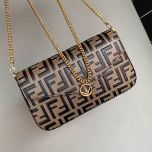 Design long wallet with chain - Dubai Fashion LUX