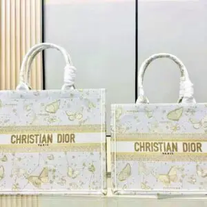 Design MEDIUM BOOK TOTE Gold-Tone - Dubai Fashion LUX
