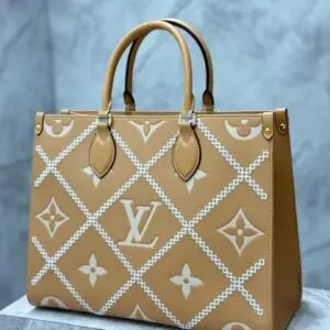 Design ONTHEGO BICOLOR MONOGRAM MM TOTE - Dubai Fashion LUX