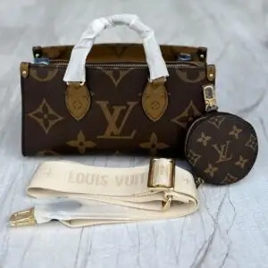 Design Reverse Monogram Giant OnTheGo East West - Dubai Fashion LUX