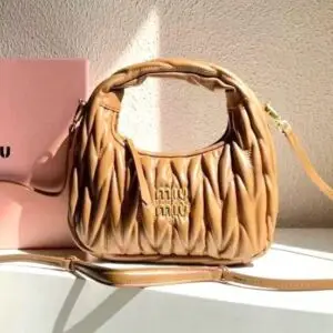 Design Small Matelassé Leather Wander Top-Handle Bag - Dubai Fashion LUX