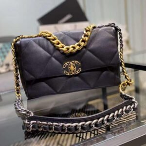 Domestic prompt flap bag 3WAY difficult to obtain - Dubai Fashion LUX