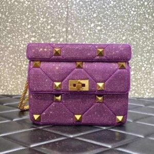 MEDIUM BAG WITH CHAIN ROMAN STUD THE SHOULDER BAG IN NAPPA - Dubai Fashion LUX