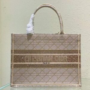 MEDIUM BOOK TOTE - Dubai Fashion LUX