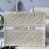 MEDIUM BOOK TOTE - Dubai Fashion LUX