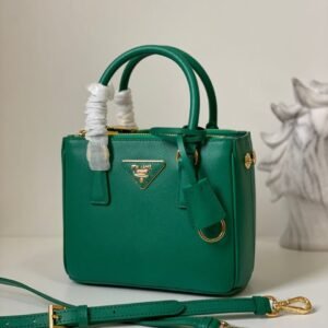 Medium Galleria Saffiano leather bag - Dubai Fashion LUX