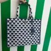 Symbole embroidered jacquard tote bag - Dubai Fashion LUX