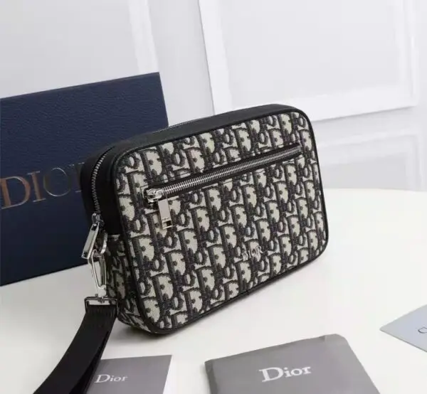 Toiletry Bag Oblique Jacquard - Dubai Fashion LUX